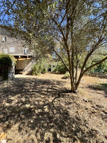 MAISON DE HAMEAU À RESTAURER - HAMEAU DES CHAUMES - VIDAUBAN