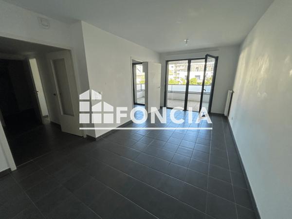 Location Appartement 2 pièces 47.74 m² - 77 COURS DE LA LIBERATION Grenoble 38000
