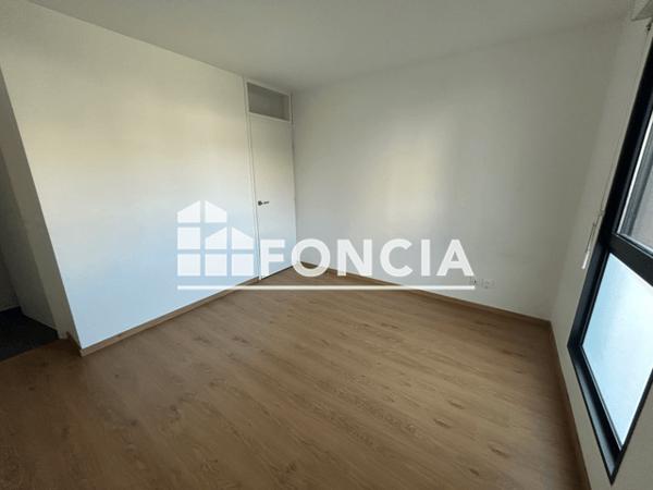 Location Appartement 2 pièces 47.74 m² - 77 COURS DE LA LIBERATION Grenoble 38000
