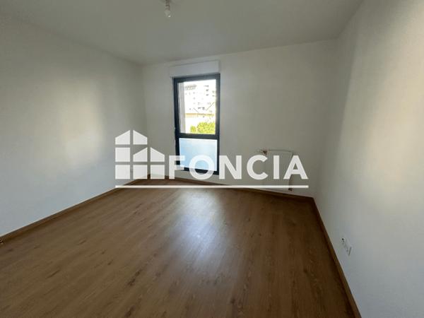 Location Appartement 2 pièces 47.74 m² - 77 COURS DE LA LIBERATION Grenoble 38000