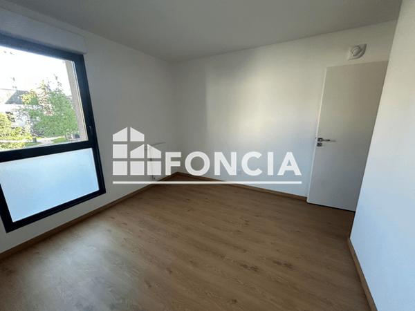 Location Appartement 2 pièces 47.74 m² - 77 COURS DE LA LIBERATION Grenoble 38000