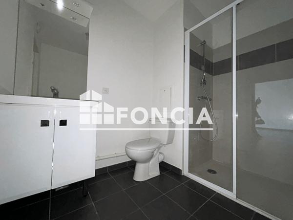 Location Appartement 2 pièces 47.74 m² - 77 COURS DE LA LIBERATION Grenoble 38000