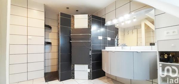 Maison 2 pièces de 74 m² à Creutzwald (57150)