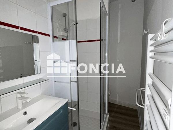 Location Appartement 4 pièces 150 m² - 15 RUE MADIER DE MONTJAU Valence 26000