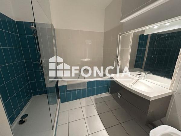 Location Appartement 4 pièces 150 m² - 15 RUE MADIER DE MONTJAU Valence 26000