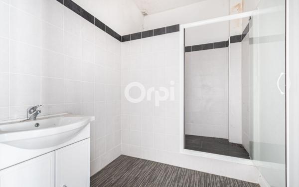 Maison à vendre    9 pièces •  Saint-Priest-Taurion