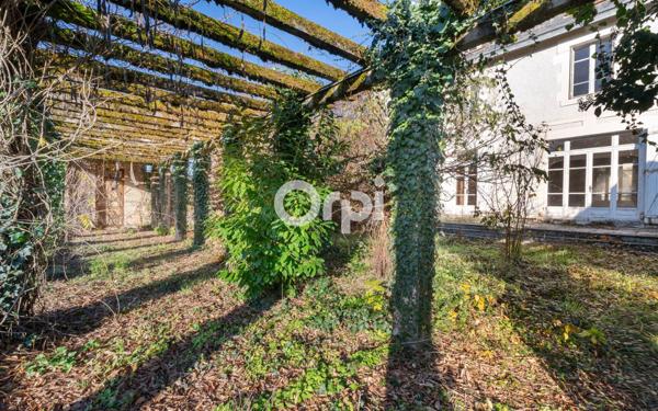 Maison à vendre    9 pièces •  Saint-Priest-Taurion