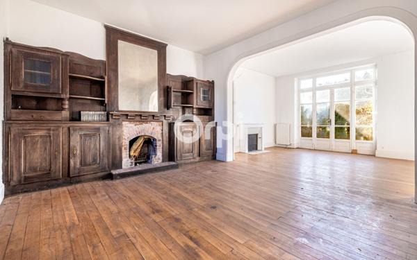 Maison à vendre    9 pièces •  Saint-Priest-Taurion