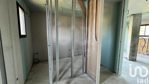 Maison 6 pièces de 179 m² à Sennely (45240)