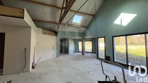 Maison 6 pièces de 179 m² à Sennely (45240)