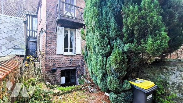 Maison de centre ville, 4 pcs 3 chambres + grenier + cave