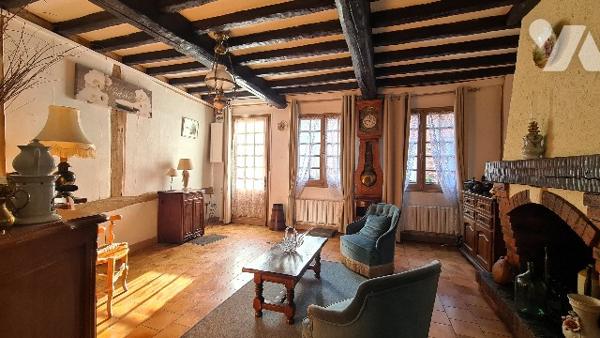 Maison de centre ville, 4 pcs 3 chambres + grenier + cave