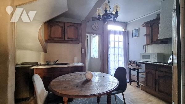 Maison de centre ville, 4 pcs 3 chambres + grenier + cave