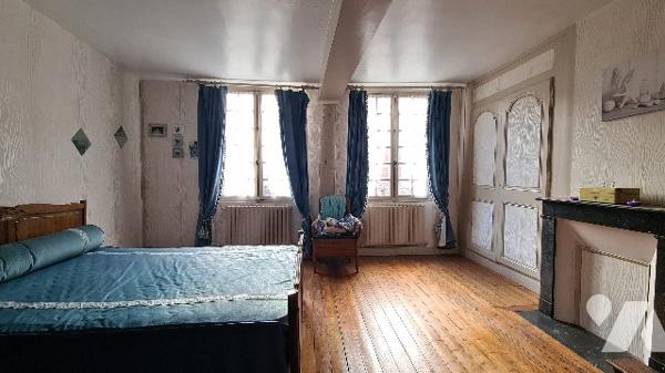 Maison de centre ville, 4 pcs 3 chambres + grenier + cave