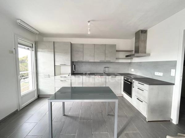 À VENDRE - Villa+Appartement - 8 pièces, 180m² - 5 chambres - garage - 2 terrasses -véranda- jardin - Proche mer - MAUGUIO (34)