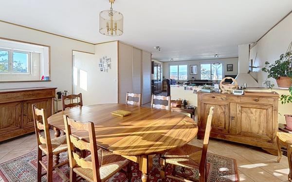 Maison à vendre    4 pièces •  Saint-Just-Saint-Rambert