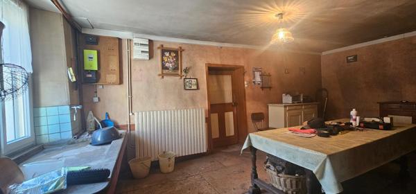 MAISONS A 13 KMS de CONTREXEVILLE