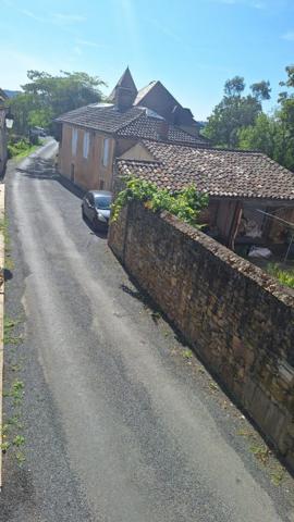 Maison de village 2 chambres avec terrasse et 2 garages