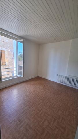 Maison de village 2 chambres avec terrasse et 2 garages