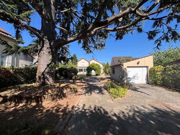 Maison familiale 155m2 - 3 chambres - véranda et garage