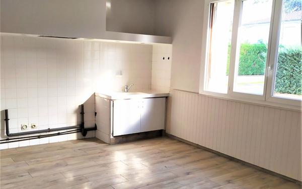 Appartement à louer    4 pièces • 98 m2 Saint-Juéry