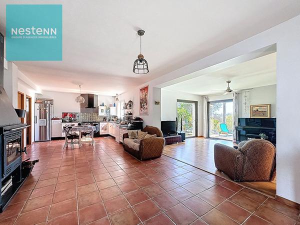 Maison à vendre 147 m2 et jardin de 1100 m2 à Saint Leon 31560 avec vue.