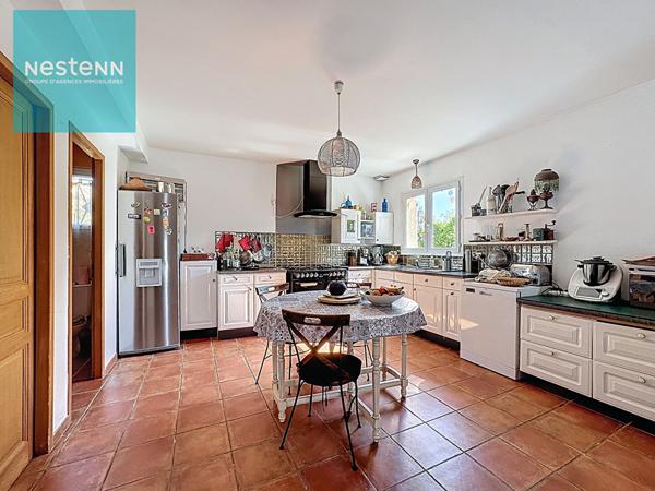 Maison à vendre 147 m2 et jardin de 1100 m2 à Saint Leon 31560 avec vue.