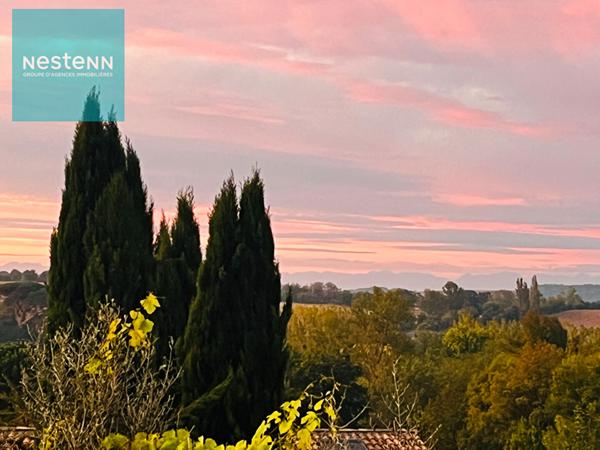 Maison à vendre 147 m2 et jardin de 1100 m2 à Saint Leon 31560 avec vue.