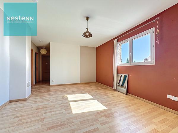 Maison à vendre 147 m2 et jardin de 1100 m2 à Saint Leon 31560 avec vue.