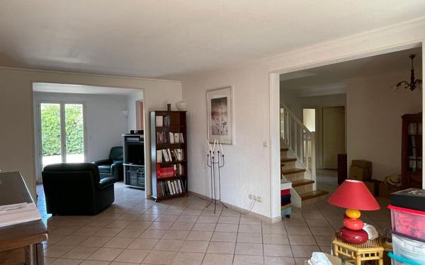 Maison à vendre    6 pièces •  Caissargues