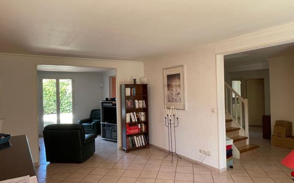 Maison à vendre    6 pièces •  Caissargues