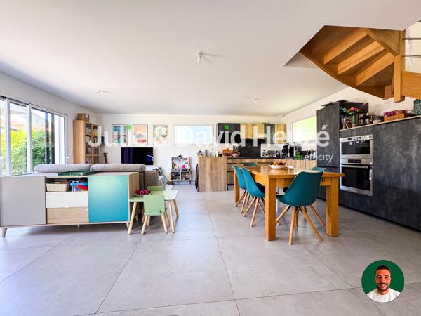 Maison
         4 pièces
        - 100 m² Exclusivité 499 000 € *
