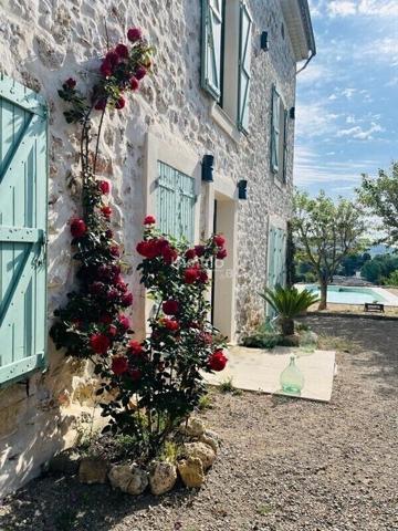 Bastide du 18e entièrement rénovée