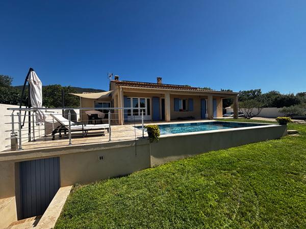 A VENDRE EXCLUSIVITE 84160 CUCURON MAISON PLAIN PIED TYPE 5 PIECES D'ENVIRON 121M² AVEC JARDIN, PISCINE, GARAGE ET CAVE.