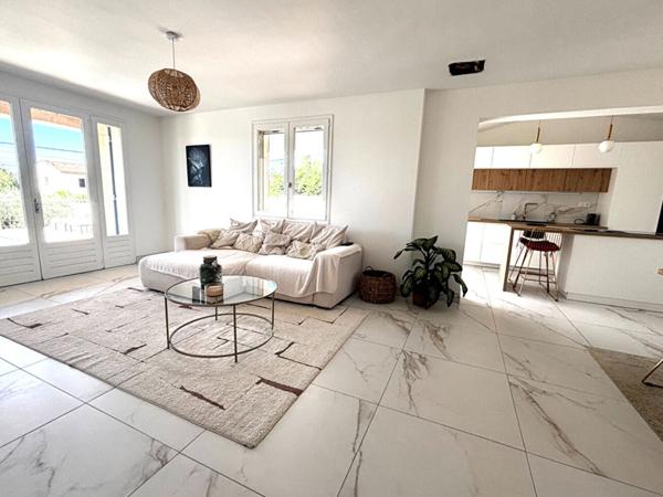 A VENDRE EXCLUSIVITE 84160 CUCURON MAISON PLAIN PIED TYPE 5 PIECES D'ENVIRON 121M² AVEC JARDIN, PISCINE, GARAGE ET CAVE.