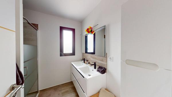 Maison à vendre à Meschers-sur-Gironde - 3 chambres, jardin et garage