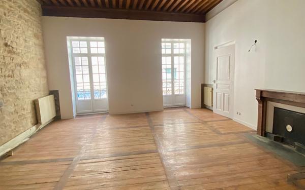 Appartement à vendre    2 pièces • 76 m2 Bourg-en-Bresse