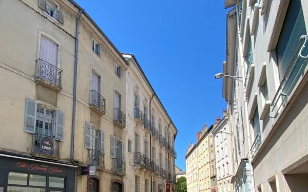 Appartement à vendre    2 pièces • 76 m2 Bourg-en-Bresse