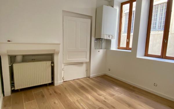 Appartement à vendre    2 pièces • 76 m2 Bourg-en-Bresse