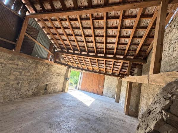 Vente                                                      Maison de village
                        
                     4 pièces                      86 m2                     à Le Bourget-du-Lac