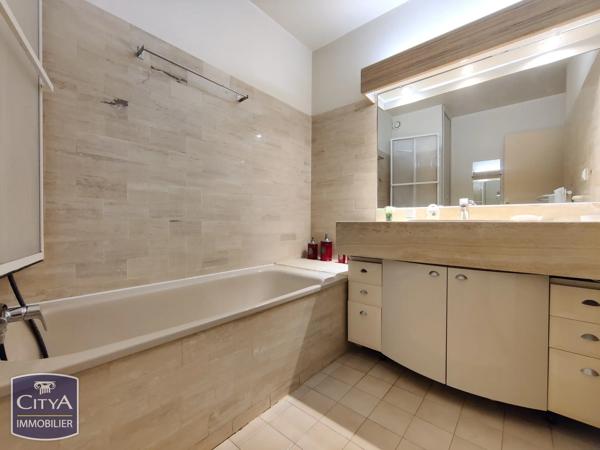 Appartement à vendre 3 pièces 64.52m² Nîmes (30900)