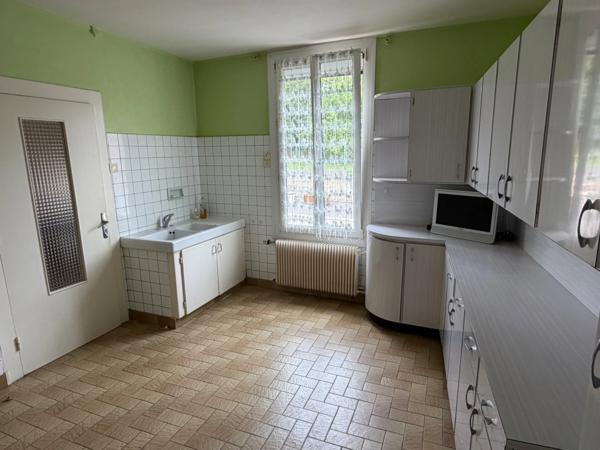 MAISON D'HABITATION + SECONDE BATISSE À RENOVER