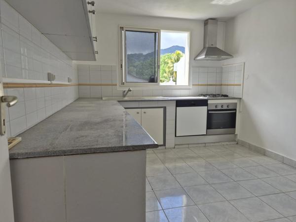 Authentique maison architèqueturale de 7 pièces GOURBEYRE (971) pour votre famille ou/et en bien locatif