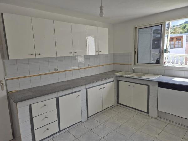Authentique maison architèqueturale de 7 pièces GOURBEYRE (971) pour votre famille ou/et en bien locatif