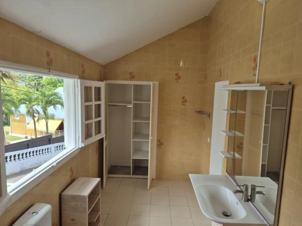 Authentique maison architèqueturale de 7 pièces GOURBEYRE (971) pour votre famille ou/et en bien locatif