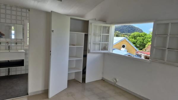 Authentique maison architèqueturale de 7 pièces GOURBEYRE (971) pour votre famille ou/et en bien locatif
