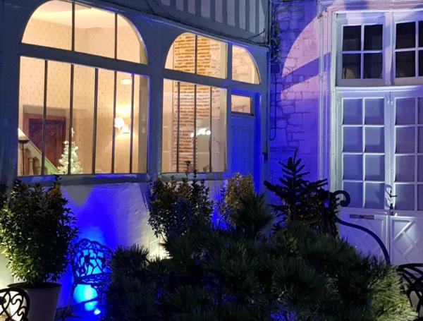 MAGNIFIQUE BATIEMENT DU 18EME SIECLE