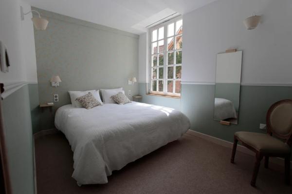 MAGNIFIQUE BATIEMENT DU 18EME SIECLE