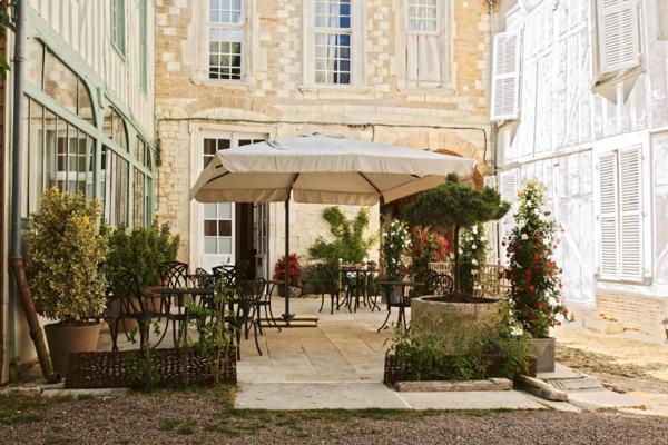 MAGNIFIQUE BATIEMENT DU 18EME SIECLE