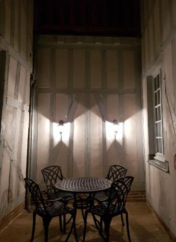 MAGNIFIQUE BATIEMENT DU 18EME SIECLE